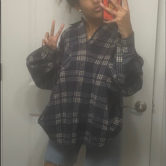 Oversized Flannel - Picture 3 of 3